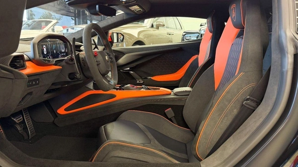Lamborghini Revuelto STD Lamborghini Revuelto 2026 - Hybrid Powertrain (First-Ever)