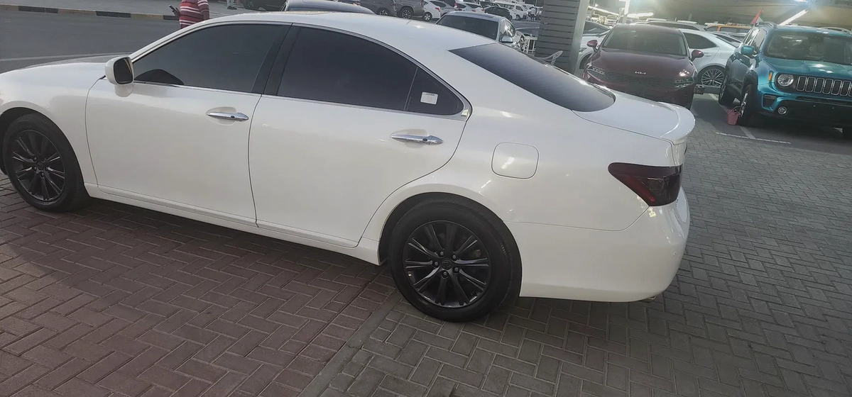 Lexus ES 350 2007 GCC Specs - Well Maintained Luxury Sedan-3-3