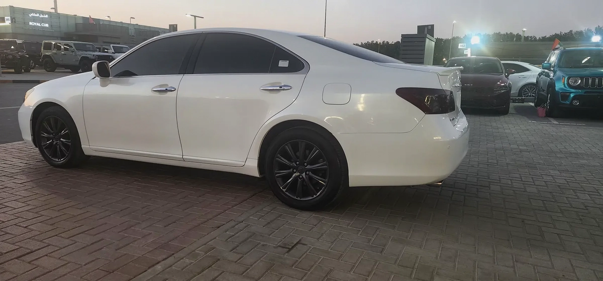 Lexus ES 350 2007 GCC Specs - Well Maintained Luxury Sedan-5-5