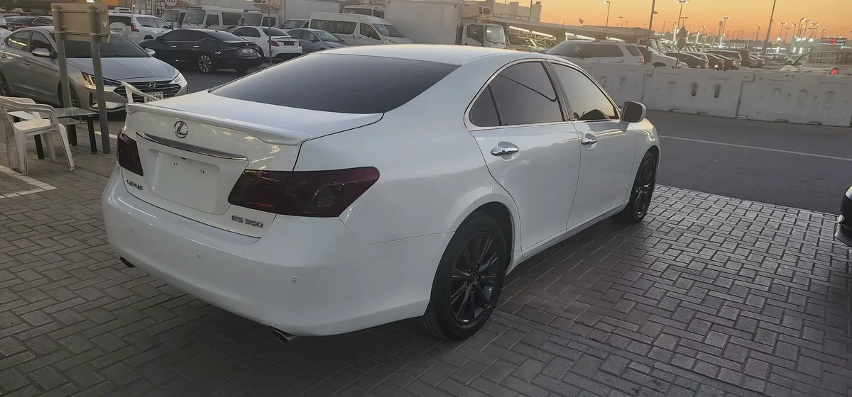Lexus ES 350 2007 GCC Specs - Well Maintained Luxury Sedan-6-6