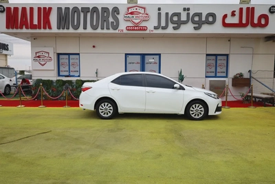 TOYOTA COROLLA 2.0 2018 MODEL, EMI STARTS 840 AVAILABLE CASH AND FINANCE ZERO DOWN PAYMENT.-1