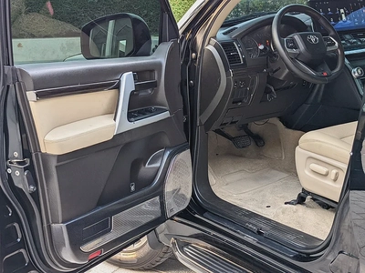 TOYOTA LAND CRUISER 2009 FACELIFTED 2025 WITH INTERIOR AND EXTERIOR GCC IN EXCELLENT CONDITION-16