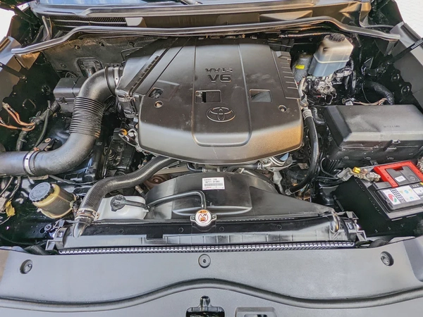 TOYOTA LAND CRUISER 2009 FACELIFTED 2025 WITH INTERIOR AND EXTERIOR GCC IN EXCELLENT CONDITION