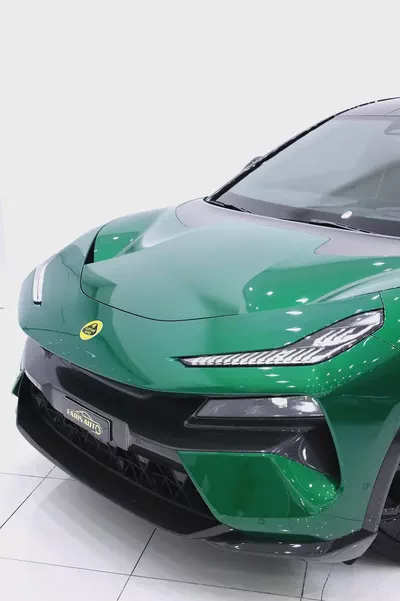 Lotus Eletre R 2023 - 905 HP Performance Electric SUV-18