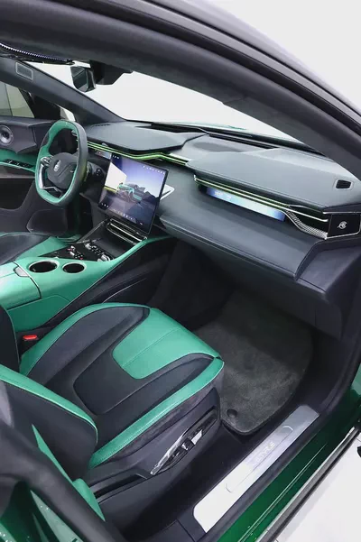 Lotus Eletre R 2023 - 905 HP Performance Electric SUV-5