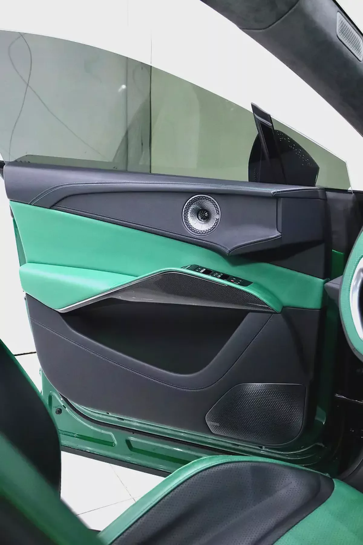 Lotus Eletre R 2023 - 905 HP Performance Electric SUV-14-14