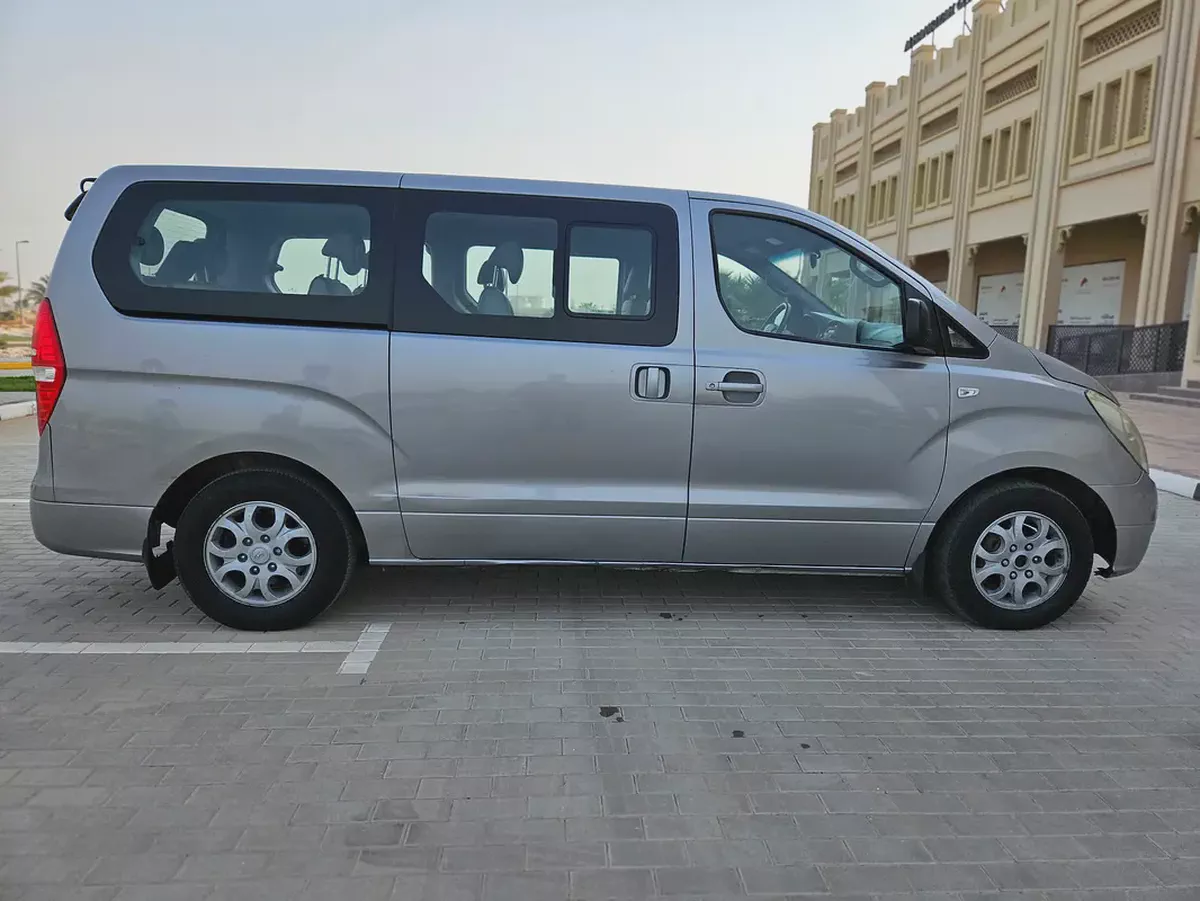 Hyundai Grand Starex DIESEL Full Automatic 12 Leather Seats Complete New Condition With Low KM-17-17