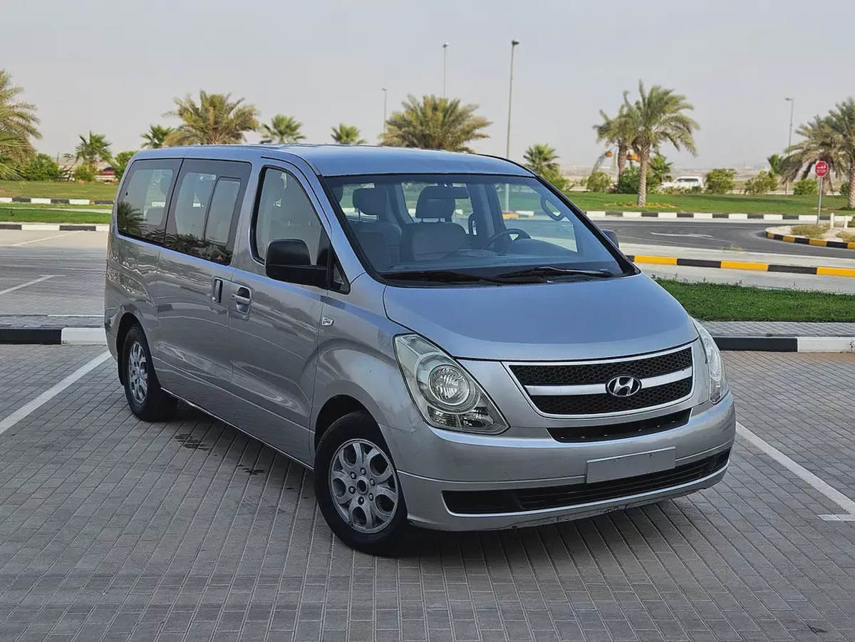 Hyundai Grand Starex DIESEL Full Automatic 12 Leather Seats Complete New Condition With Low KM
