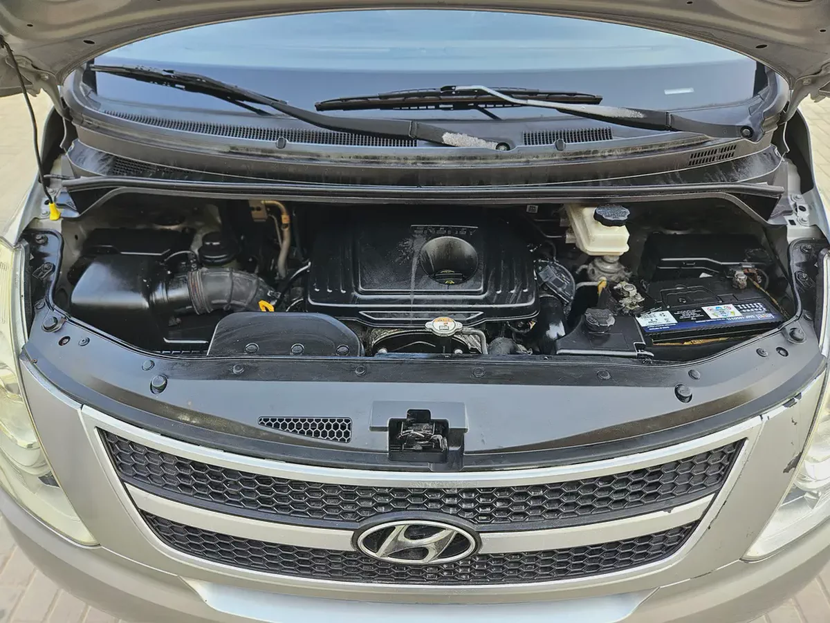 Hyundai Grand Starex DIESEL Full Automatic 12 Leather Seats Complete New Condition With Low KM-19-19