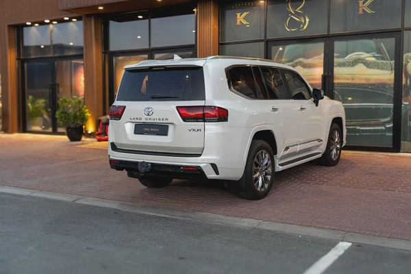 2024 Toyota Land Cruiser VXR | GCC Specs | Super Clean | Low Mileage