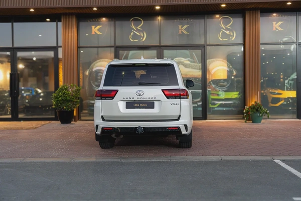 2024 Toyota Land Cruiser VXR | GCC Specs | Super Clean | Low Mileage