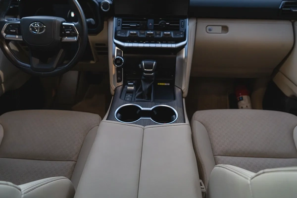 2024 Toyota Land Cruiser VXR | GCC Specs | Super Clean | Low Mileage