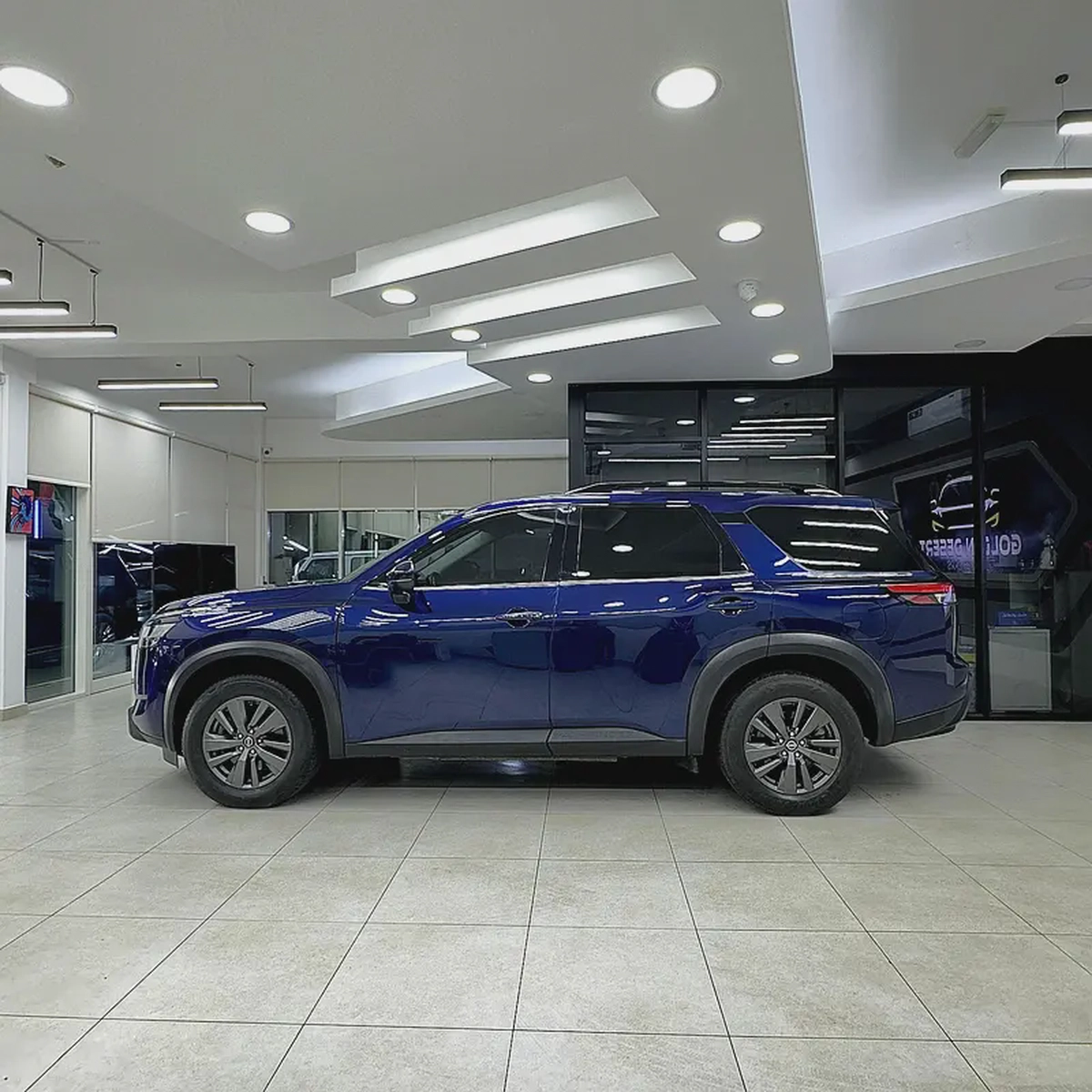 2022 Nissan Pathfinder SV-3-3