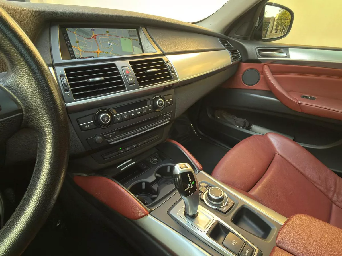 Gulf Specs 2013 BMW X6 XDRIVE35i Executive 3.0Litre 6-Cyl Twin-Power Turbo-8-8