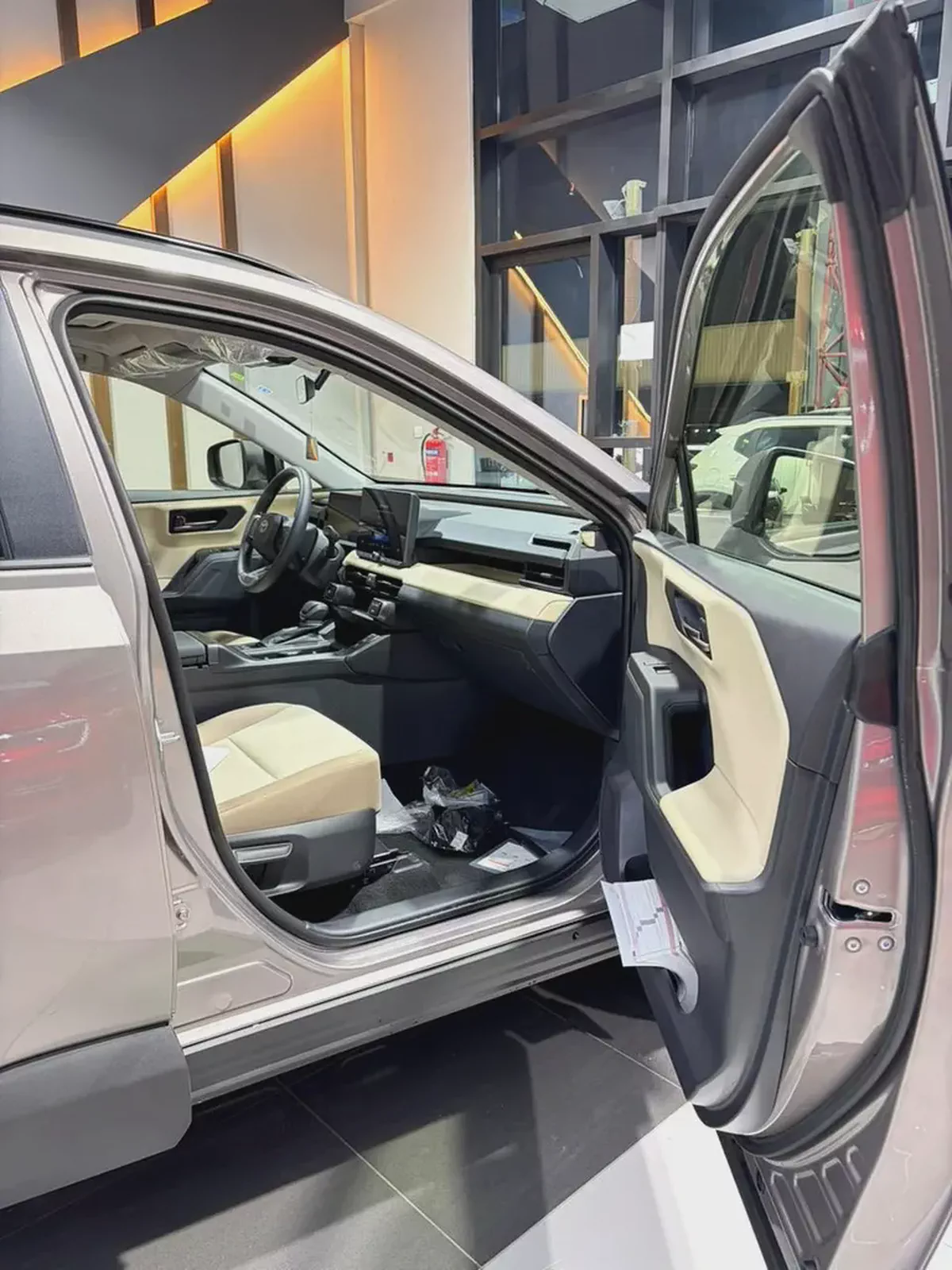 Toyota Rav 4 XLE 2026 PETROL - GCC Specs - Brand New!-14-14