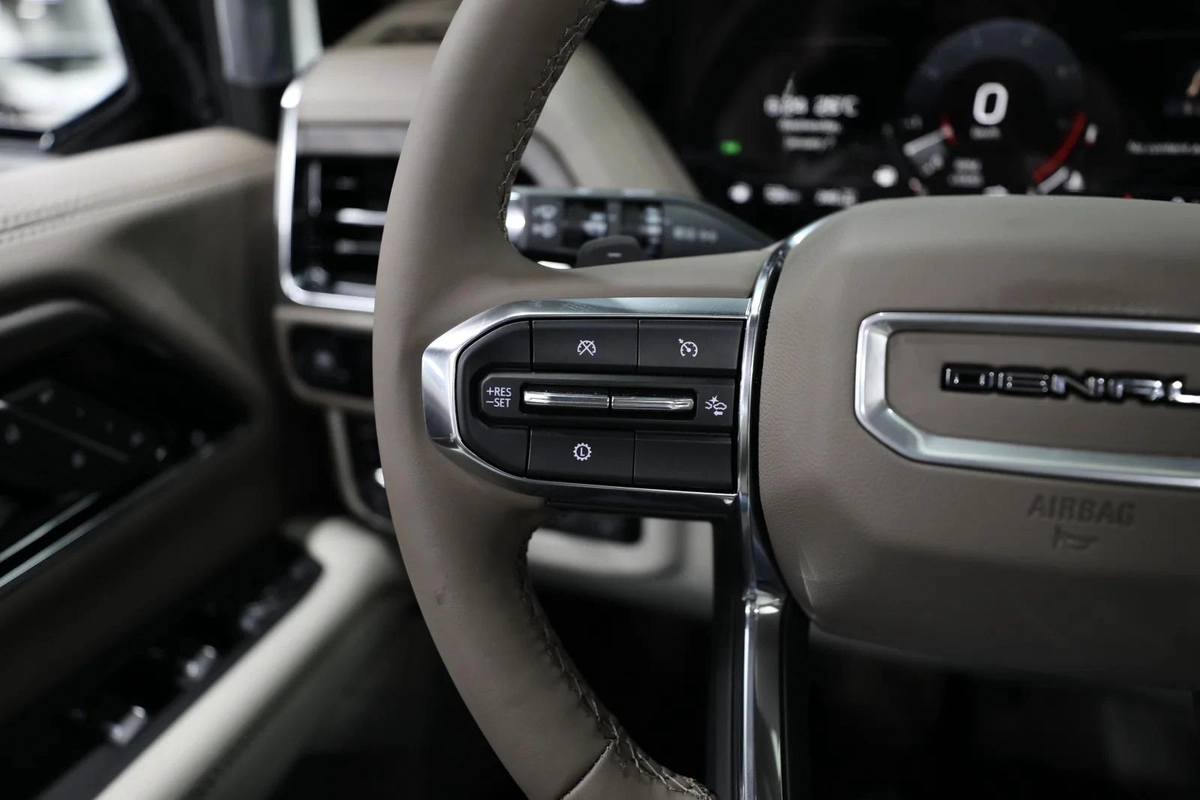 GMC Yukon | Denali | Brand New-4-4