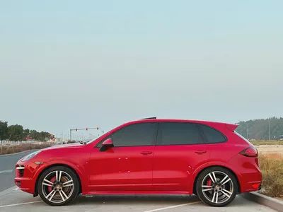 2013 Porsche Cayenne GTS GCC Specs original paint excellent condition-6