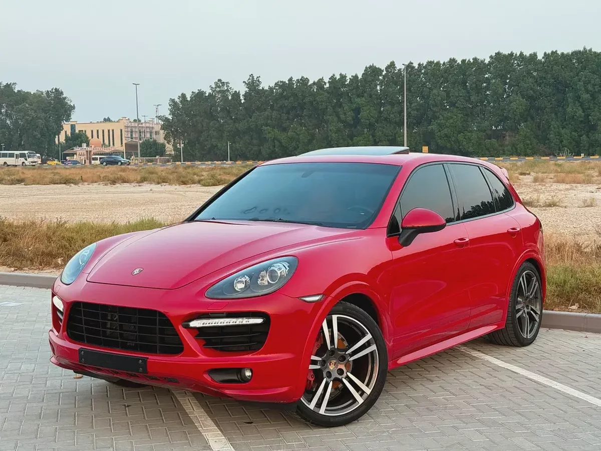 2013 Porsche Cayenne GTS GCC Specs original paint excellent condition-1-1