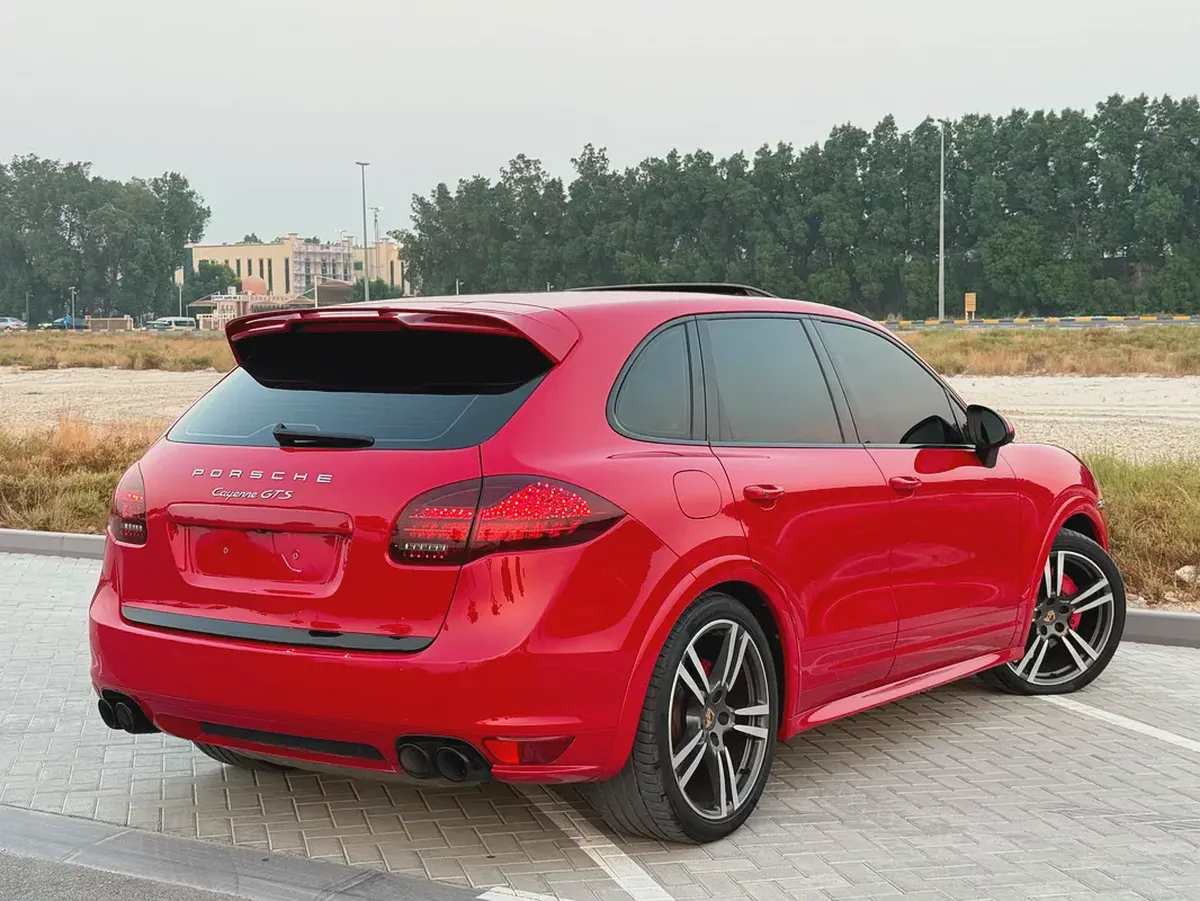 2013 Porsche Cayenne GTS GCC Specs original paint excellent condition-3-3