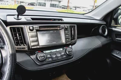 Well Maintained Toyota RAV4 XLE 2017 | American Specs | Sunroof & Alloys-11