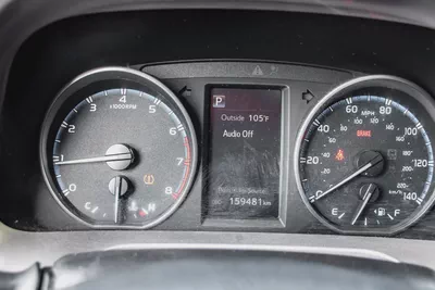 Well Maintained Toyota RAV4 XLE 2017 | American Specs | Sunroof & Alloys-13