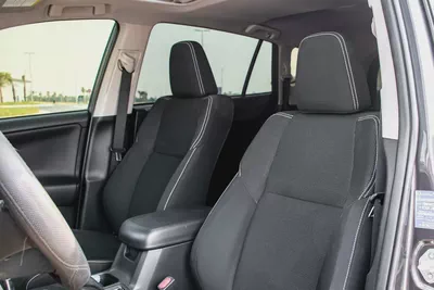 Well Maintained Toyota RAV4 XLE 2017 | American Specs | Sunroof & Alloys-16