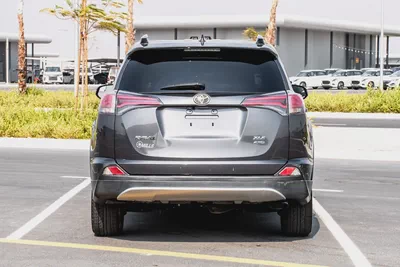 Well Maintained Toyota RAV4 XLE 2017 | American Specs | Sunroof & Alloys-5