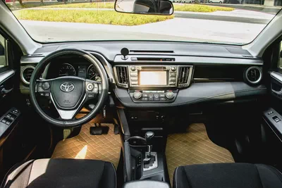 Well Maintained Toyota RAV4 XLE 2017 | American Specs | Sunroof & Alloys-8