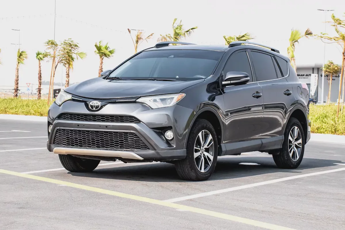 Well Maintained Toyota RAV4 XLE 2017 | American Specs | Sunroof & Alloys-1-1