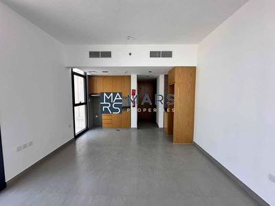Brand new studio with open view-1