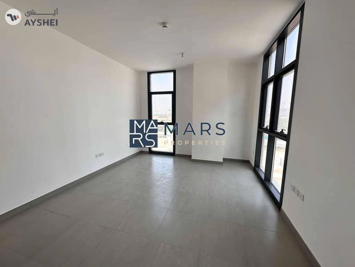 Brand new studio with open view-3-3