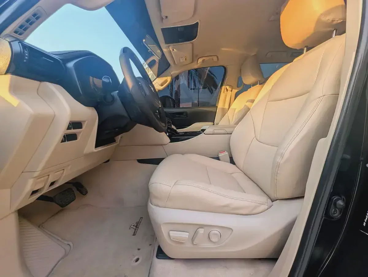 Toyota Land Cruiser Diesel GXR 2022 | GCC Specs | Twin Turbo V6 | Only  | Excellent Condition-12-12