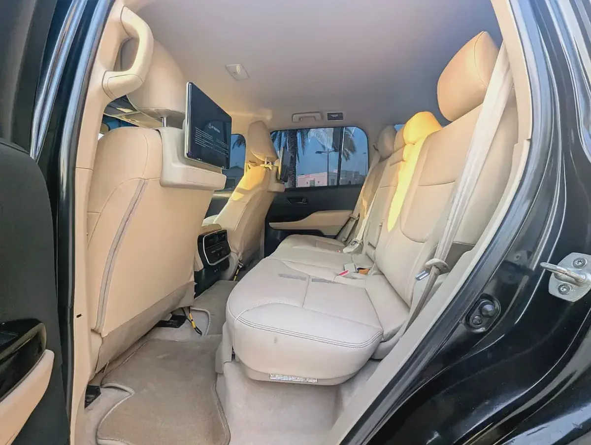 Toyota Land Cruiser Diesel GXR 2022 | GCC Specs | Twin Turbo V6 | Only  | Excellent Condition-13-13