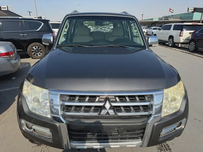 Pajero 2015 garu color GCC Calen xar-0