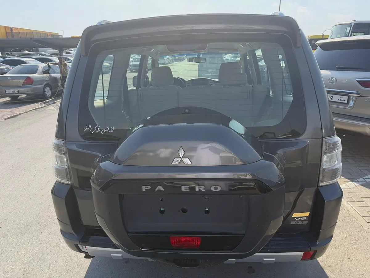 Pajero 2015 garu color GCC Calen xar-3-3