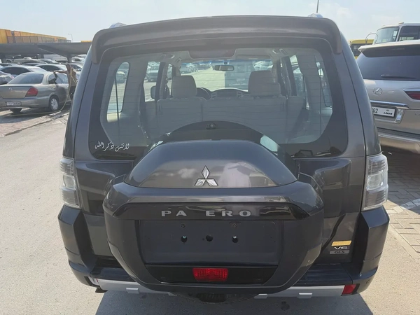 Pajero 2015 garu color GCC Calen xar