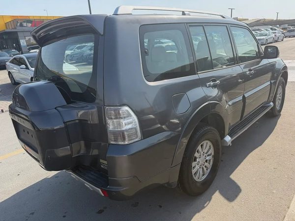 Pajero 2015 garu color GCC Calen xar