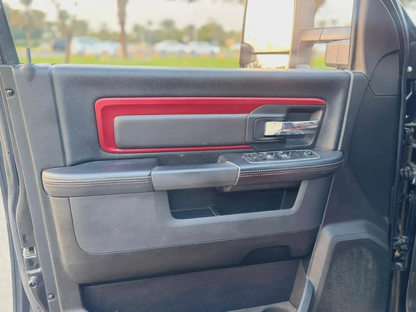 DODGE RAM 1500 HEMI 5.7 LIMITED FULL OPTION