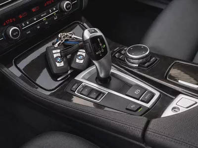 AED 1,800 P.M | BMW 5 SERIES | 520i |EXCLUSIVE | 2015 GCC | ORIGINAL PAINT-9