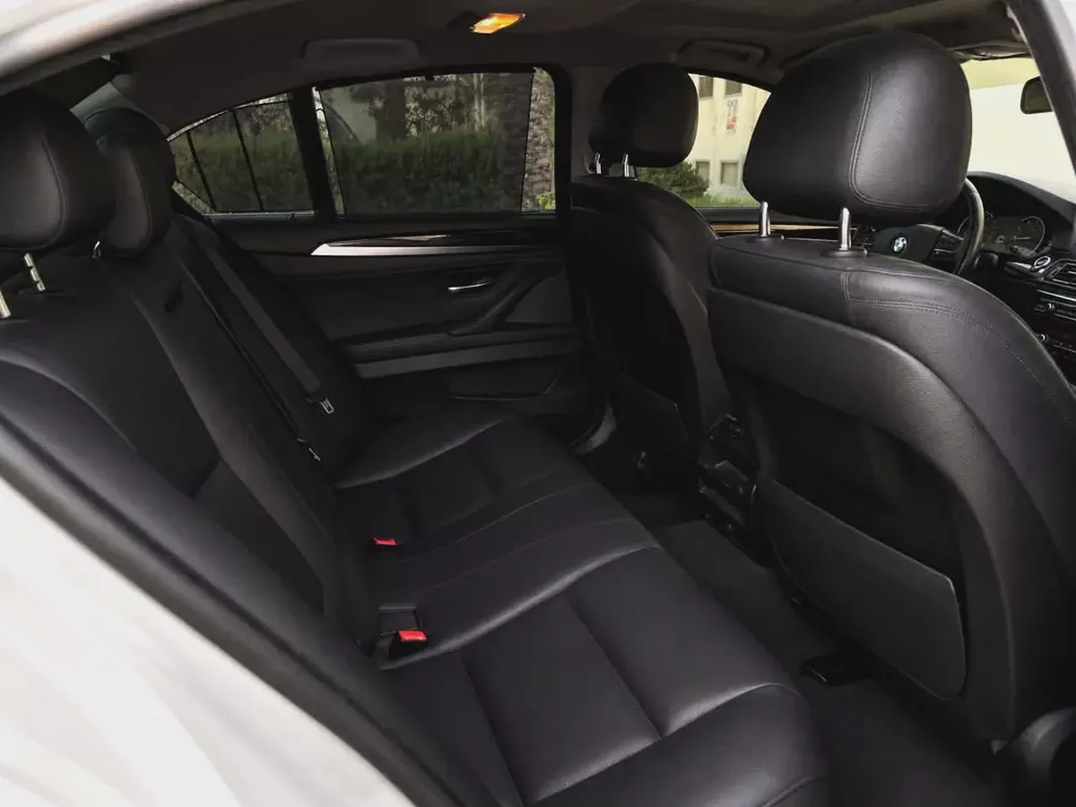 AED 1,800 P.M | BMW 5 SERIES | 520i |EXCLUSIVE | 2015 GCC | ORIGINAL PAINT-15-15