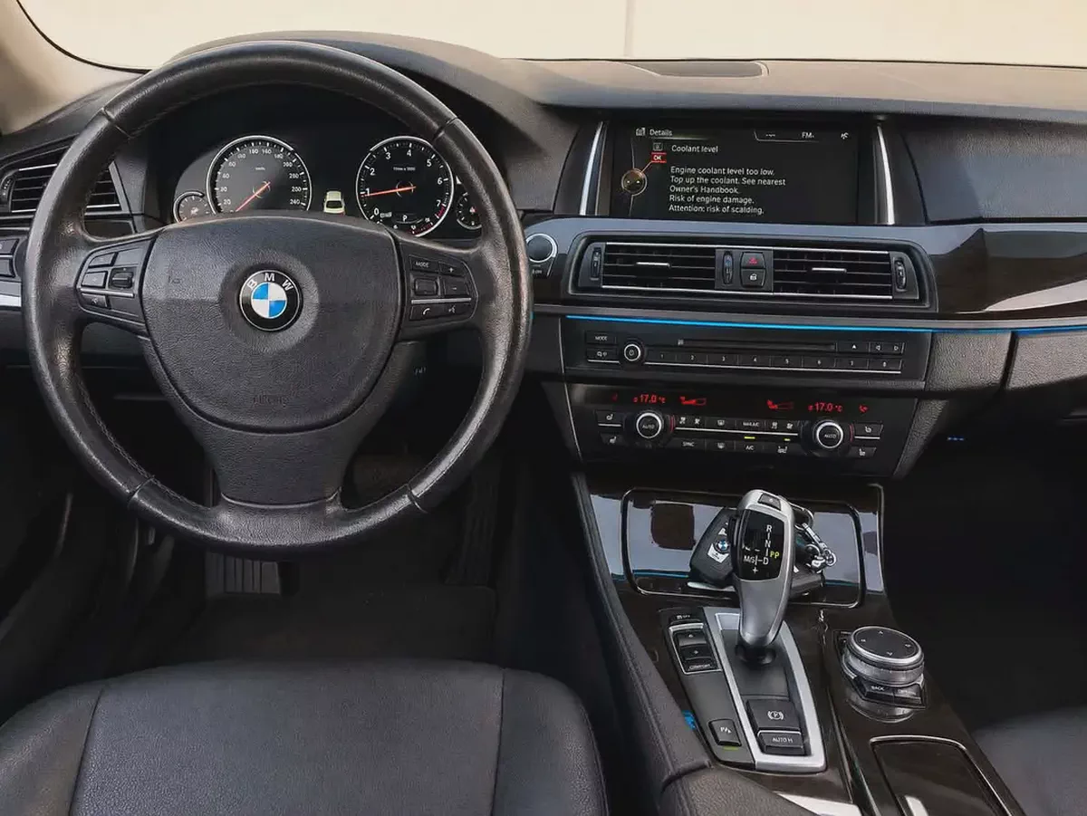 AED 1,800 P.M | BMW 5 SERIES | 520i |EXCLUSIVE | 2015 GCC | ORIGINAL PAINT-7-7