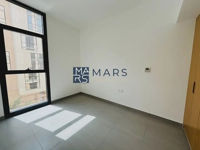 Charming 1BHK Corner Apartment with Scenic Views-7