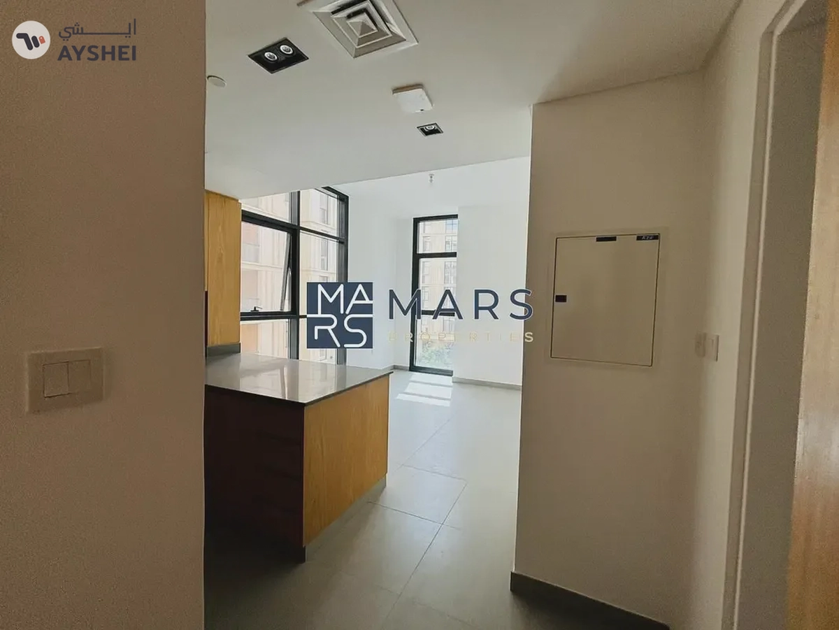 Charming 1BHK Corner Apartment with Scenic Views-11-11