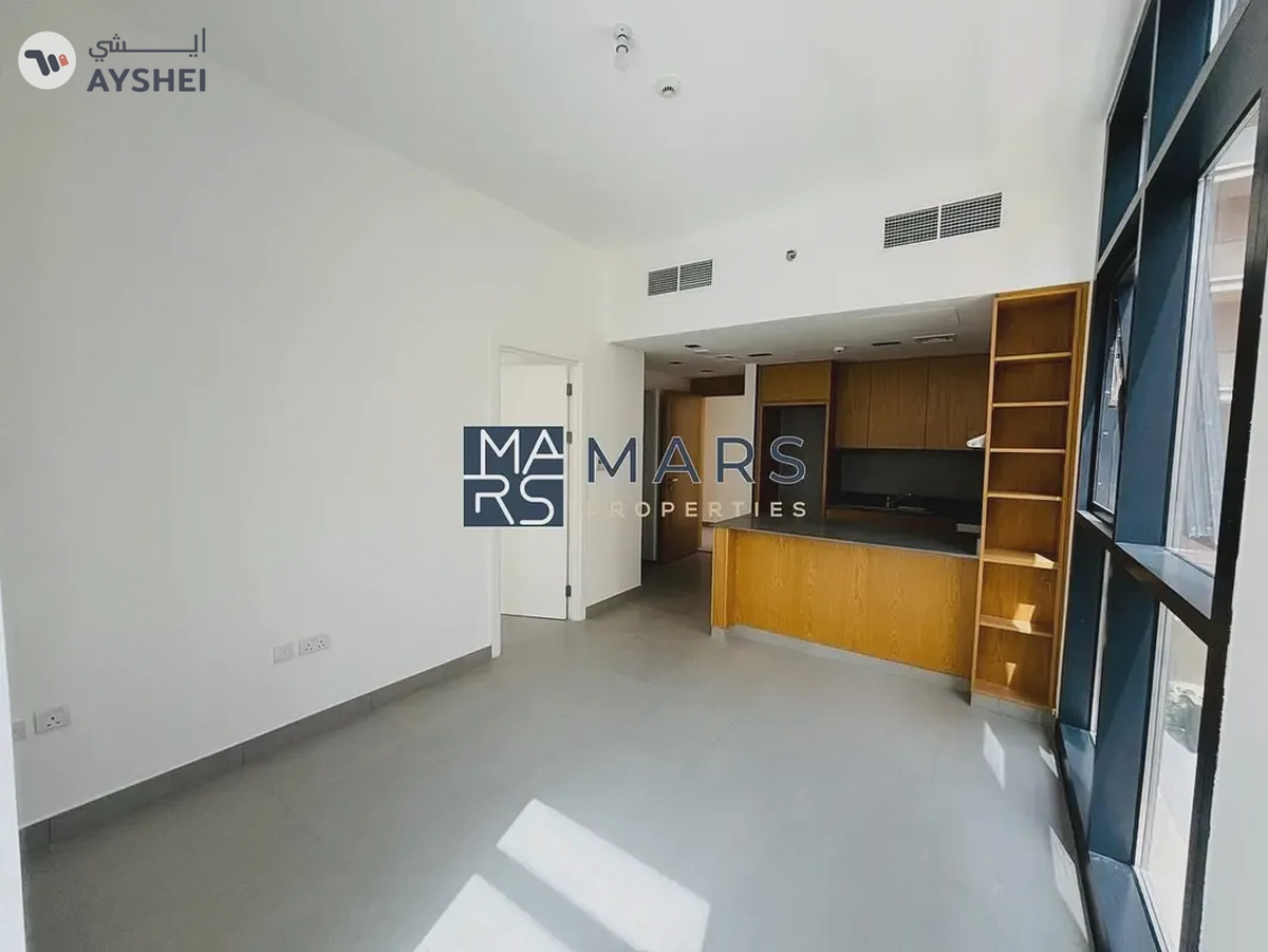 Charming 1BHK Corner Apartment with Scenic Views-1-1