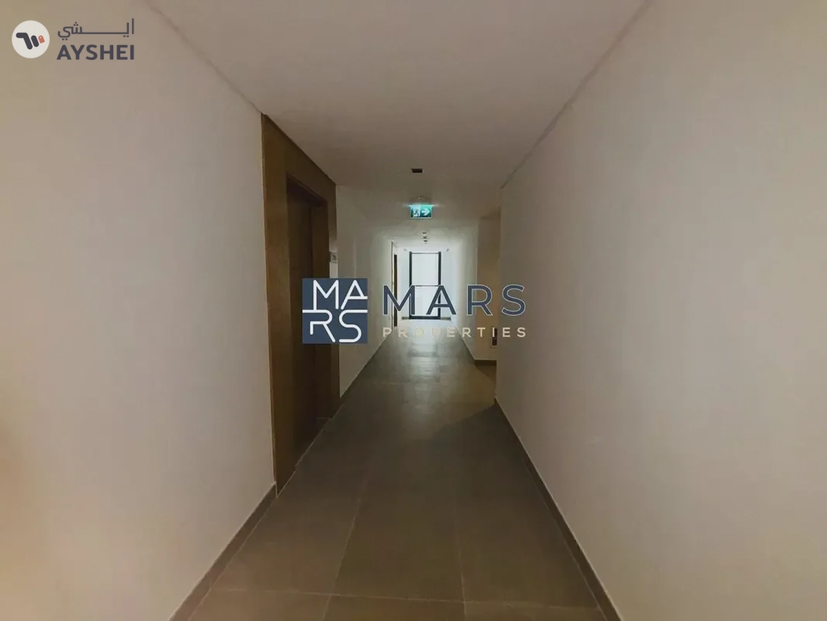Charming 1BHK Corner Apartment with Scenic Views-3-3