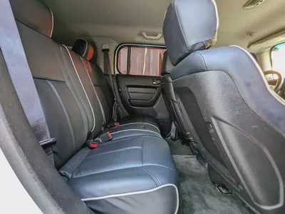 Hummer H3 2006 GCC Premium Condition With Leather seats  Navigation Low Km Perfect Family Suv-9