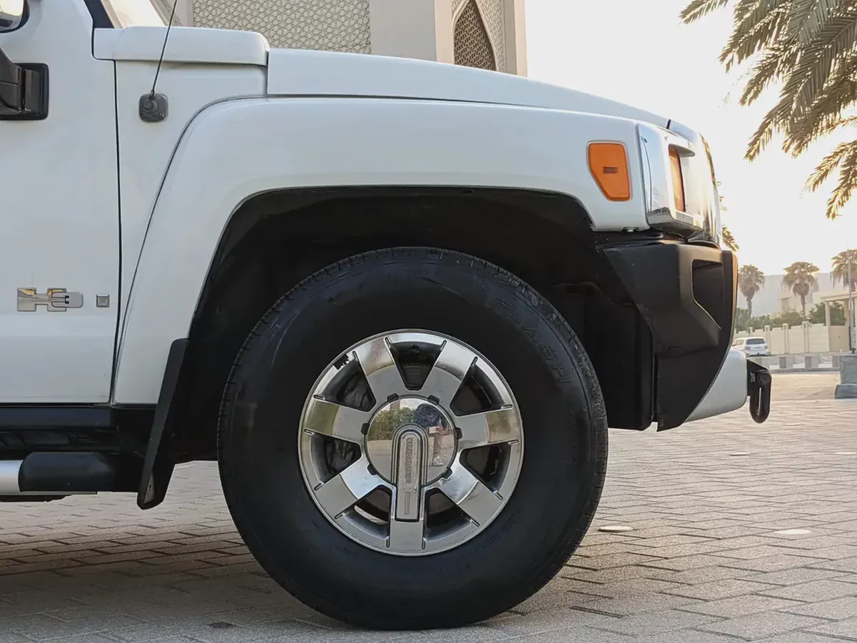 Hummer H3 2006 GCC Premium Condition With Leather seats  Navigation Low Km Perfect Family Suv-17-17