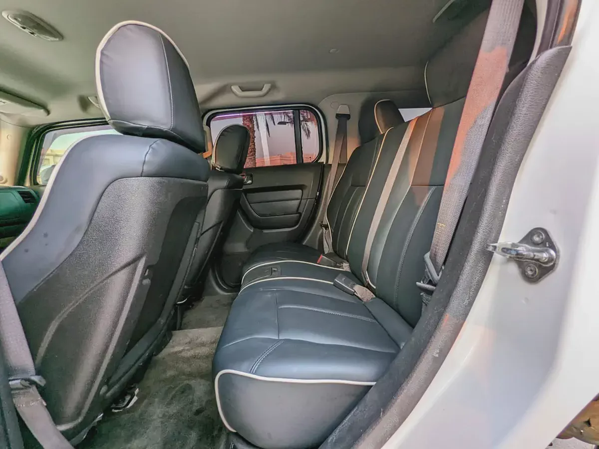 Hummer H3 2006 GCC Premium Condition With Leather seats  Navigation Low Km Perfect Family Suv-8-8