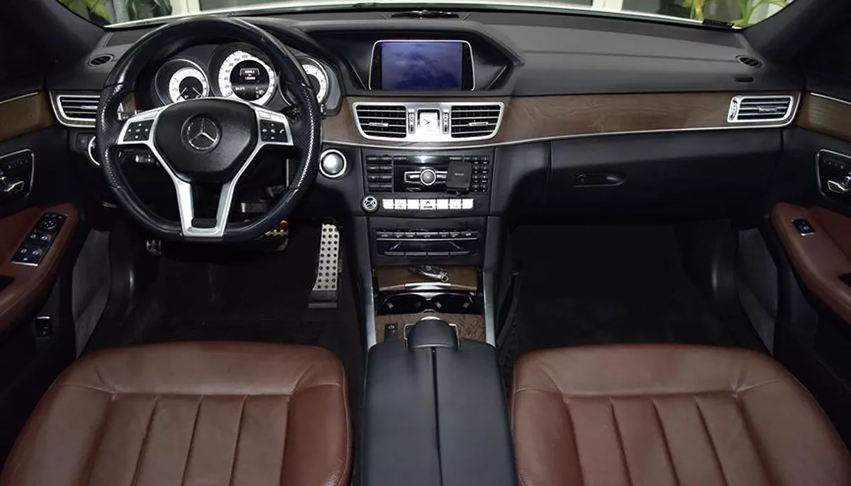 Mercedes Benz E300 ( 2014 Model ) in White Color GCC Specs-11-11