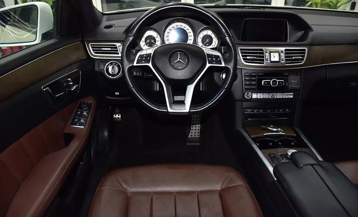 Mercedes Benz E300 ( 2014 Model ) in White Color GCC Specs-2-2